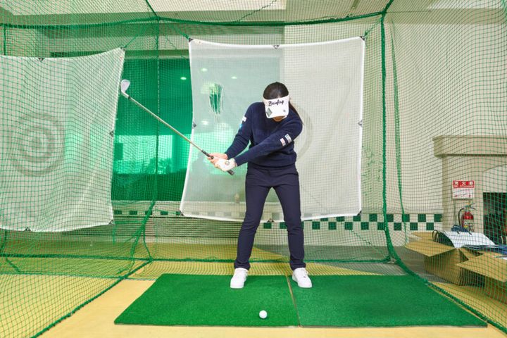 風に強い「低弾道ショット」の打ち方！ダウンブローは絶対にNG