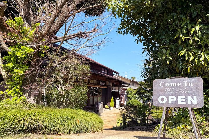 週末ドライブで行きたい♪ 相模原の里山に溶け込む隠れ家で癒やしのランチタイム「古民家カフェ 雅」