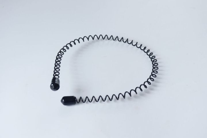 ワイヤーカチューシャ コイル製