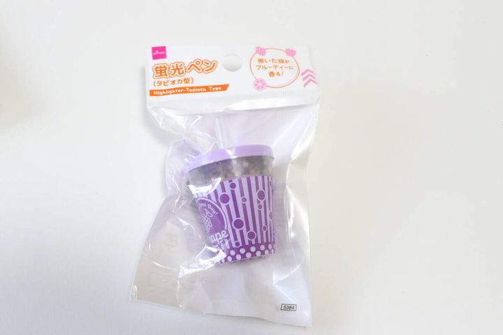 ダイソーの蛍光ペン（タピオカ型）のパッケージ