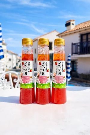 三重県産いちごのドレッシングが登場！高校生と地元企業が連携して商品化