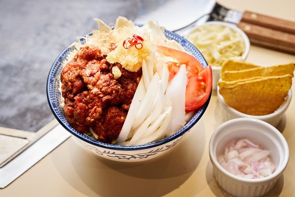 【千葉県浦安市】もんじゃ焼き「モヘジ」がイクスピアリに開店！世界各国のメニューをユニークな空間で