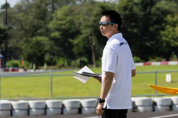 プロドライバー 平峰 一貴氏