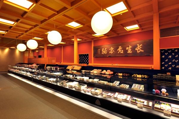 【石川県金沢市】和菓子の買い物や落雁手作り体験も楽しめる「森八 本店」に大型バス対応の駐車場増設