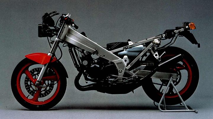 YAMAHA TZR250（1KT）