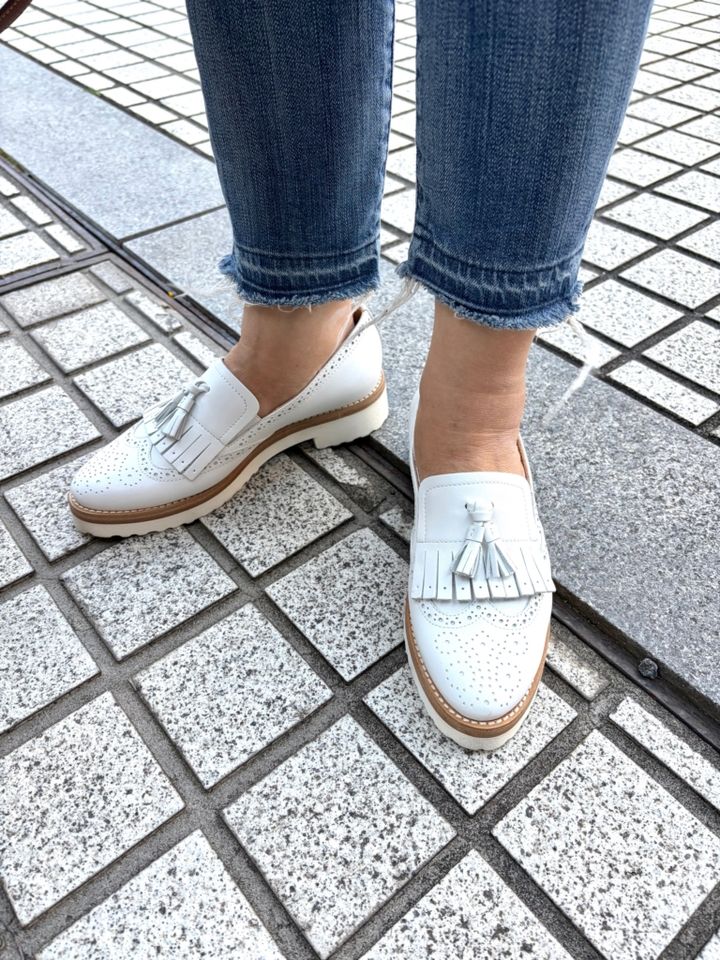 靴はルカ グロッシー