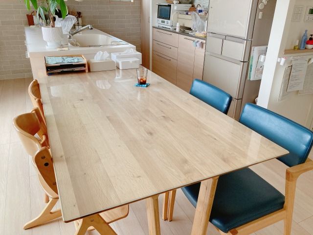 片付いたテーブルの上
