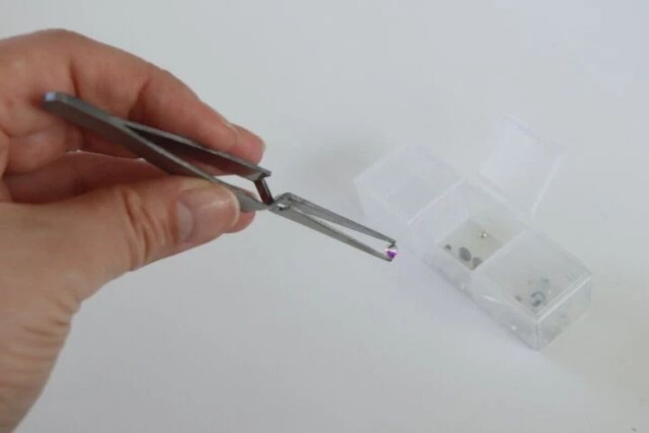 ダイソーの逆作用ピンセットの使用例