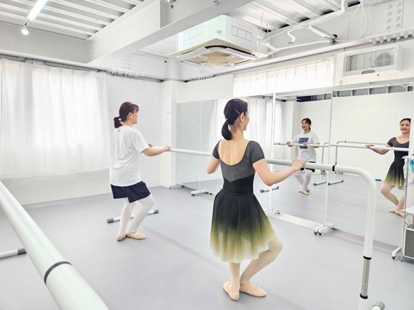 【東京都世田谷区】大人に合った学び方ができる「大人バレエアカデミー 自由が丘スタジオ」オープン！