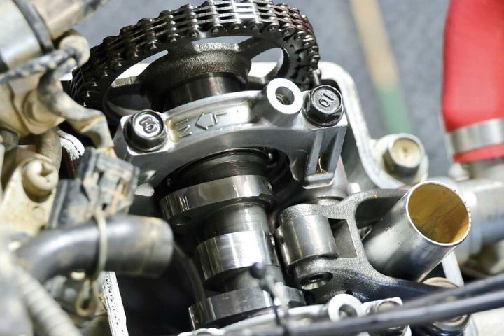 ホンダ CRF250Rのエンジンオーバーホール作業