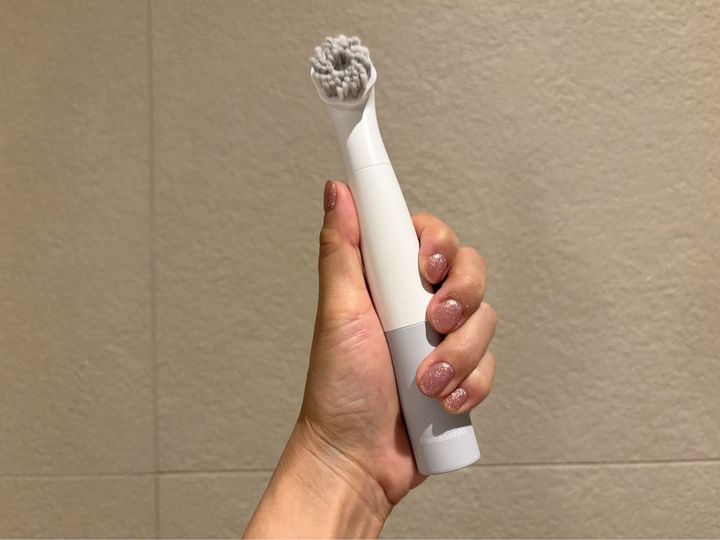 握りやすく、立てて保管できるパナソニック