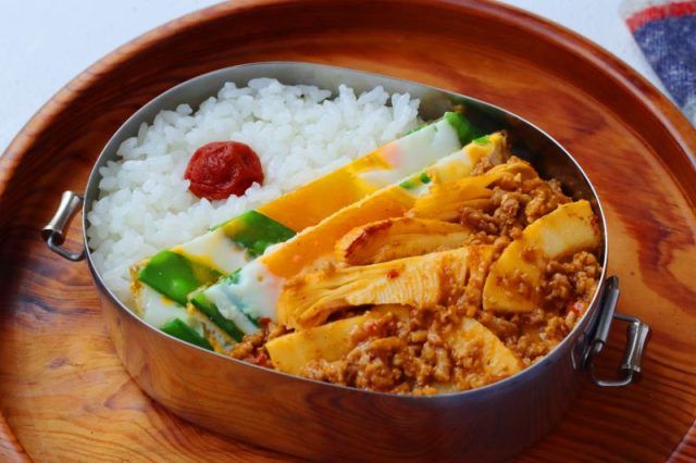 「マーボーたけのこ」「キヌサヤ卵」2品弁当