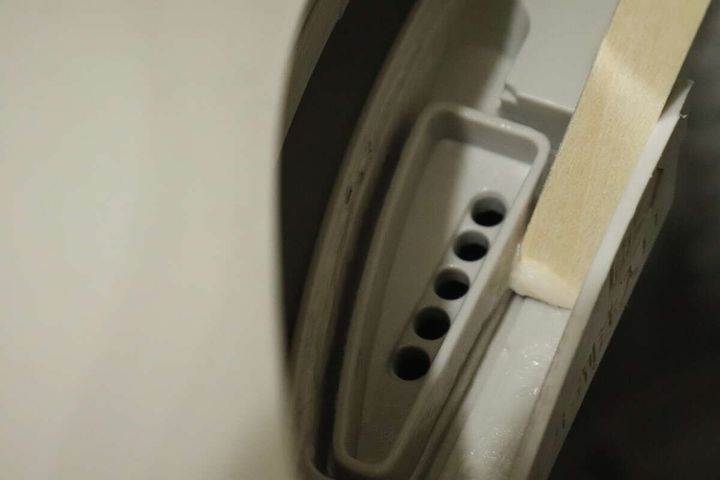 洗濯機周りの汚れスッキリ棒（3本） スクレーパー使用例