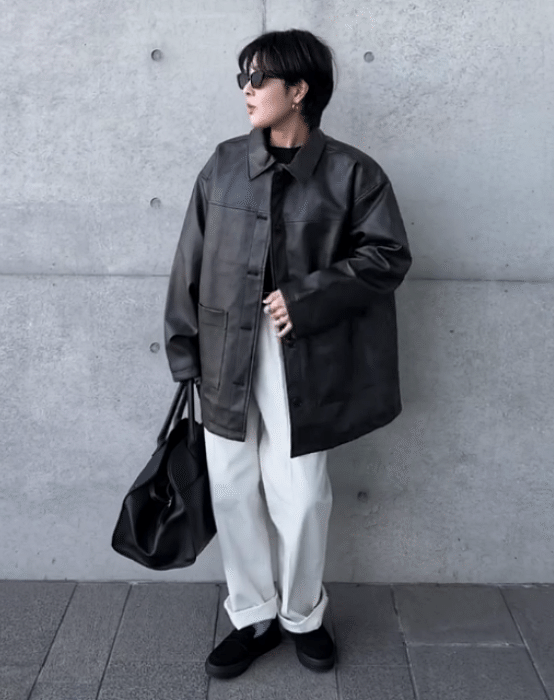 GU「ツイルワイドストレートパンツ」