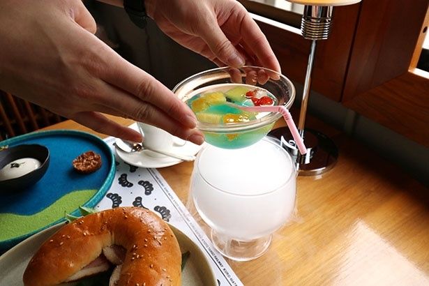 ドライアイスの演出が涼しげな「丹後果実と天滝ゆずのフルーツポンチ」