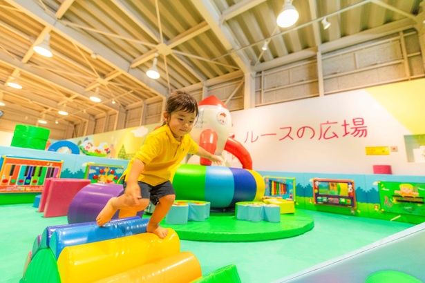室内キッズエリア「ムースとルースの森」は、雨の日も元気いっぱい遊べる頼もしい存在