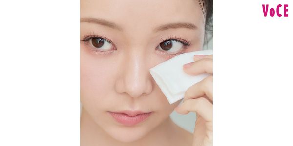 コットンを折って、きれいな面をあてる