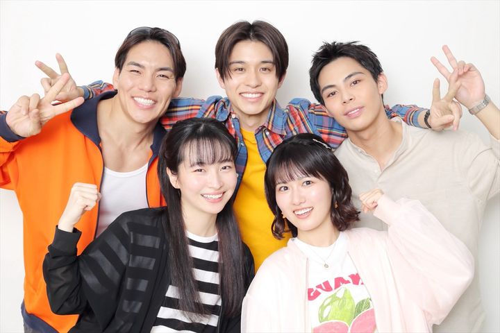 （上段左から）森本竜馬、岩崎碧、上村侑 、（下段左から）中田乃愛、神谷天音 クランクイン！ 写真：高野広美 width=