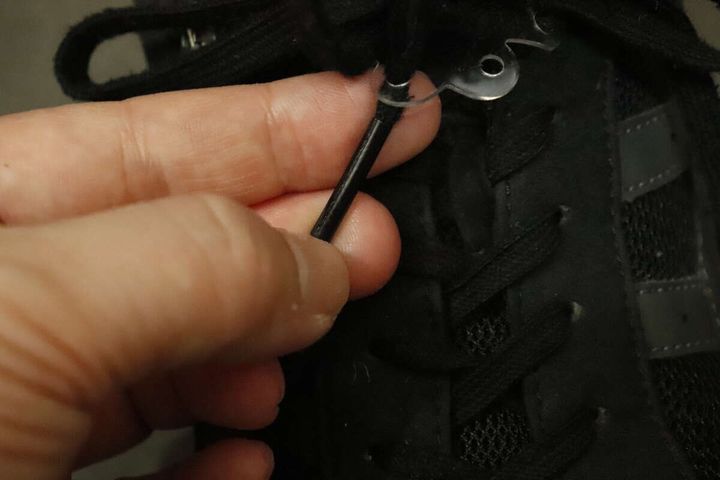 セリア 靴ひもストッパー 2個入 使用方法 使い方