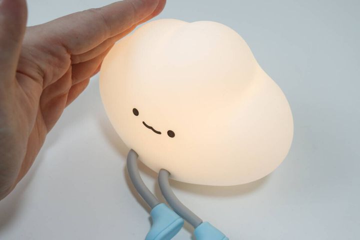 センサーライト（雲） 点灯