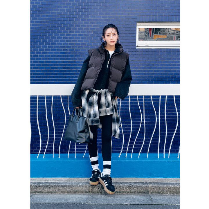 2026/03/black-sneaker-outfit27.jpg