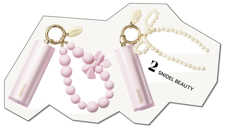 2.（右）唇にツヤと彩りを溶け込ませるなめらかな塗り心地。ルージュ クチュール￥3,520、（左）エアリーな質感で唇に溶け込むレアマットルージュ。ルージュ クチュール マット￥3,520、チャーム 各￥1,320（すべてスナイデル ビューティ）