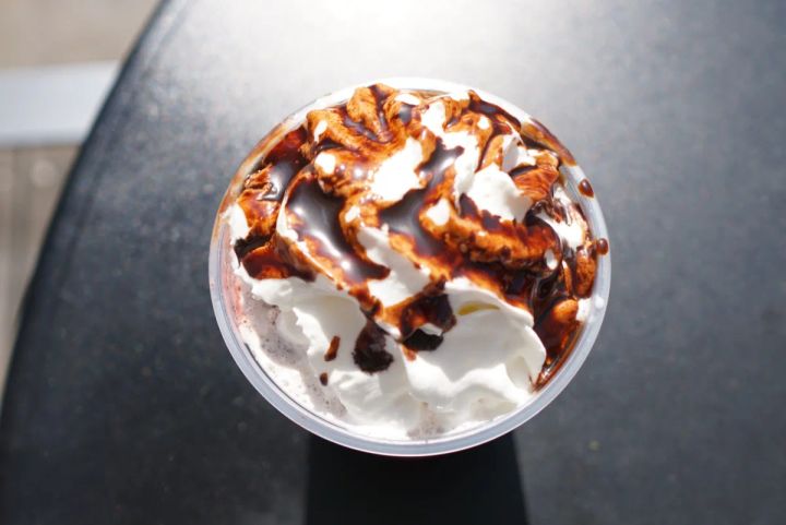 「イチゴ チョコレート フラペチーノ®」トッピング