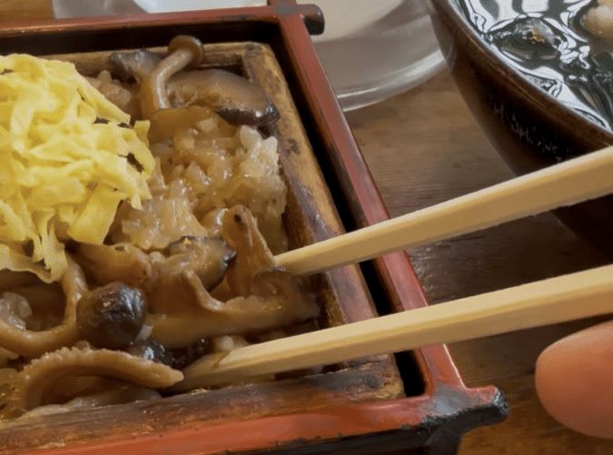 いおり庵きのこごはん
