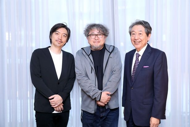 【写真を見る】『新幹線大爆破』を手掛けた樋口真嗣監督と作曲家・岩崎太整との豪華3ショット 撮影/杉 映貴子