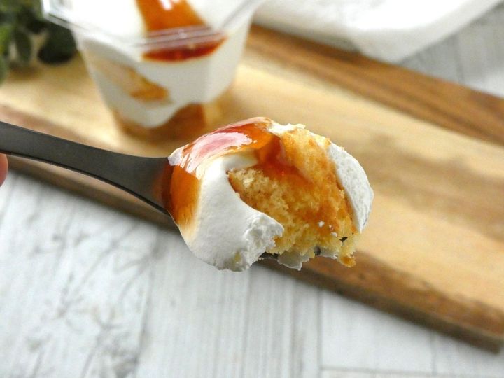 自分を甘やかすご褒美スイーツ！「クリームと食べるとろ生カステラ」