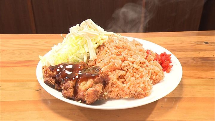 5月12日放送の「ヒューマングルメンタリー オモウマい店」に登場する「ケチャップライスチキンカツ」（中京テレビ提供）