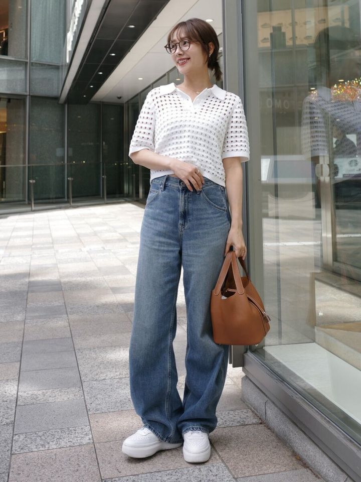 2026初夏大人女性おすすめワイドデニム白ニットポロコーデ