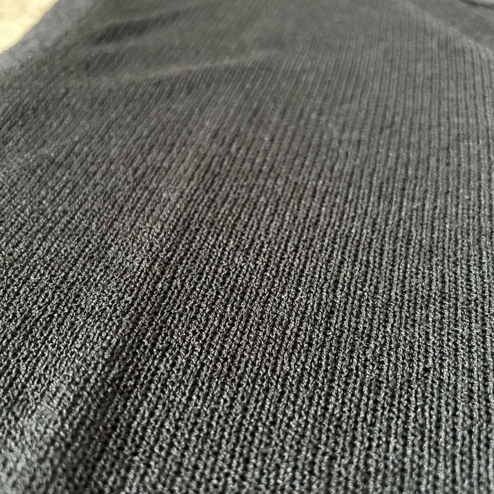 GU ループヤーンVネックT 生地感アップ