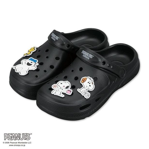 「レディースサンダル」(1639円) 
