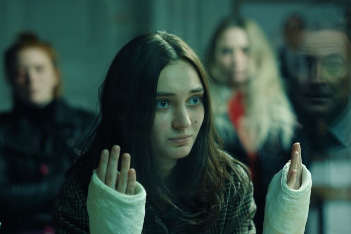 映画『OXANA／裸の革命家・オクサナ』場面写真 （C）2024 ‐ Rectangle Productions ‐ 2.4.7. Films ‐ Hero Squared ‐ France 3 Cinema ‐ Tabor Ltd width=