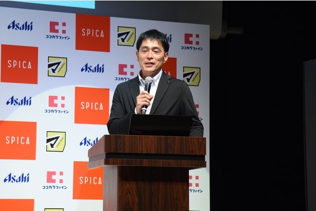 アサヒグループ食品 マーケティング本部 マーケティング三部部⻑の岩崎琢也さん 撮影：ソムタム田井