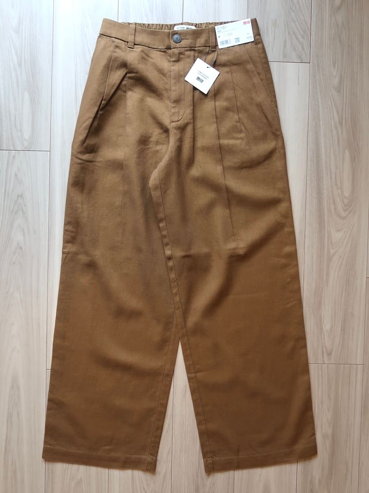 ユニクロ リネンブレンドストレートパンツ 4990円（税込）