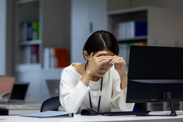 疲労を感じているときにしっかり休むには？（画像はイメージ）