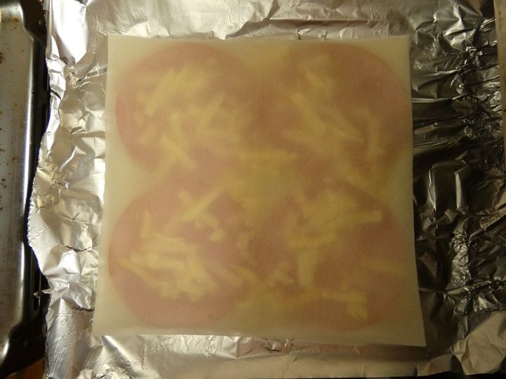 材料3つだけ！「余った春巻きの皮でハムチーズ焼き」