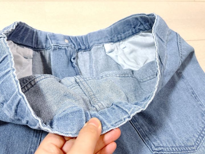 後ろはゴム仕様になっている