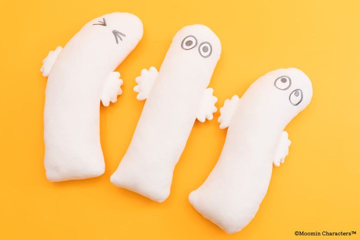 モリシタ「蓄光ニョロニョロクッション」