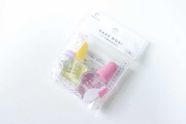セリアのハケで塗る水のりのビジュアル