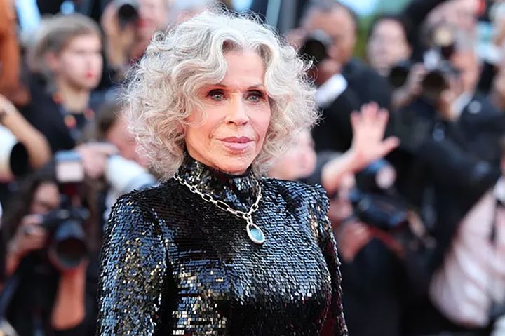 ジェーン・フォンダ、カンヌ国際映画祭のレッドカーペットにて。