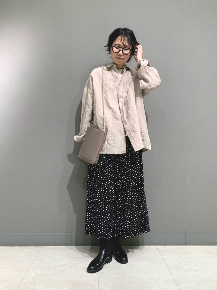 くすみピンクのボックス型は羽織りにも