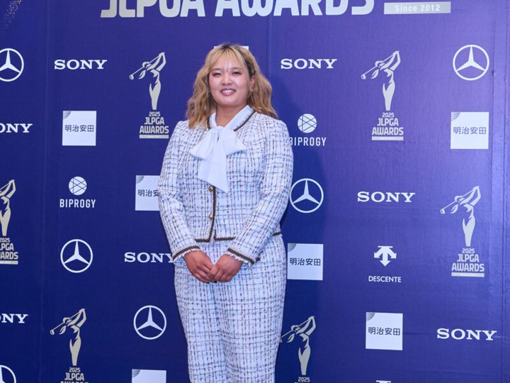 女子プロの“美しすぎるドレス姿”！「JLPGAアワード」を振り返る