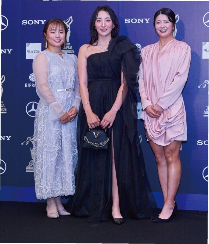 女子プロの“美しすぎるドレス姿”！「JLPGAアワード」を振り返る