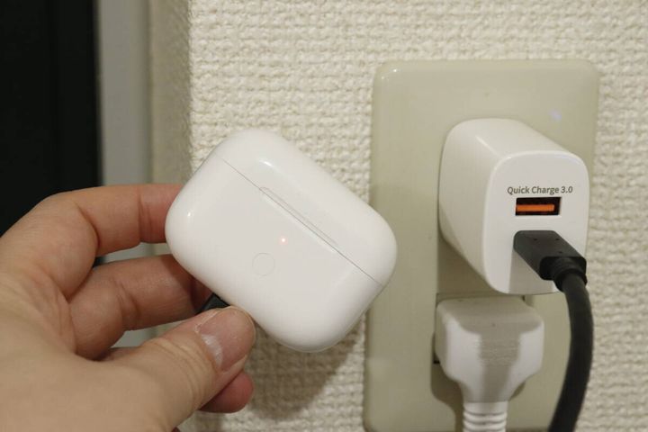 ダイソーの超速USB充電器 PD+Quick Charge 2ポート 20Wの使用例