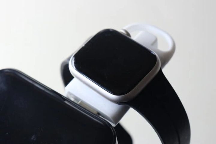 ダイソー Apple Watch用 充電器（マグネットタイプ、Type-A、Type-C） 使用例