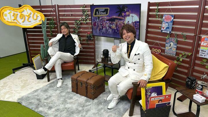【写真・画像】森久保祥太郎が初ハブ酒にどハマり！『声優と夜あそび』で5年ぶり白スーツ復活もまさかの卒業宣言 1枚目