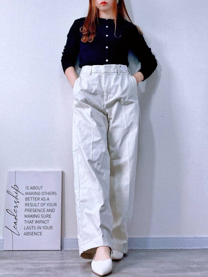 GU ツイルワイドストレートパンツ（01 OFF WHITE）154cm着用正面
